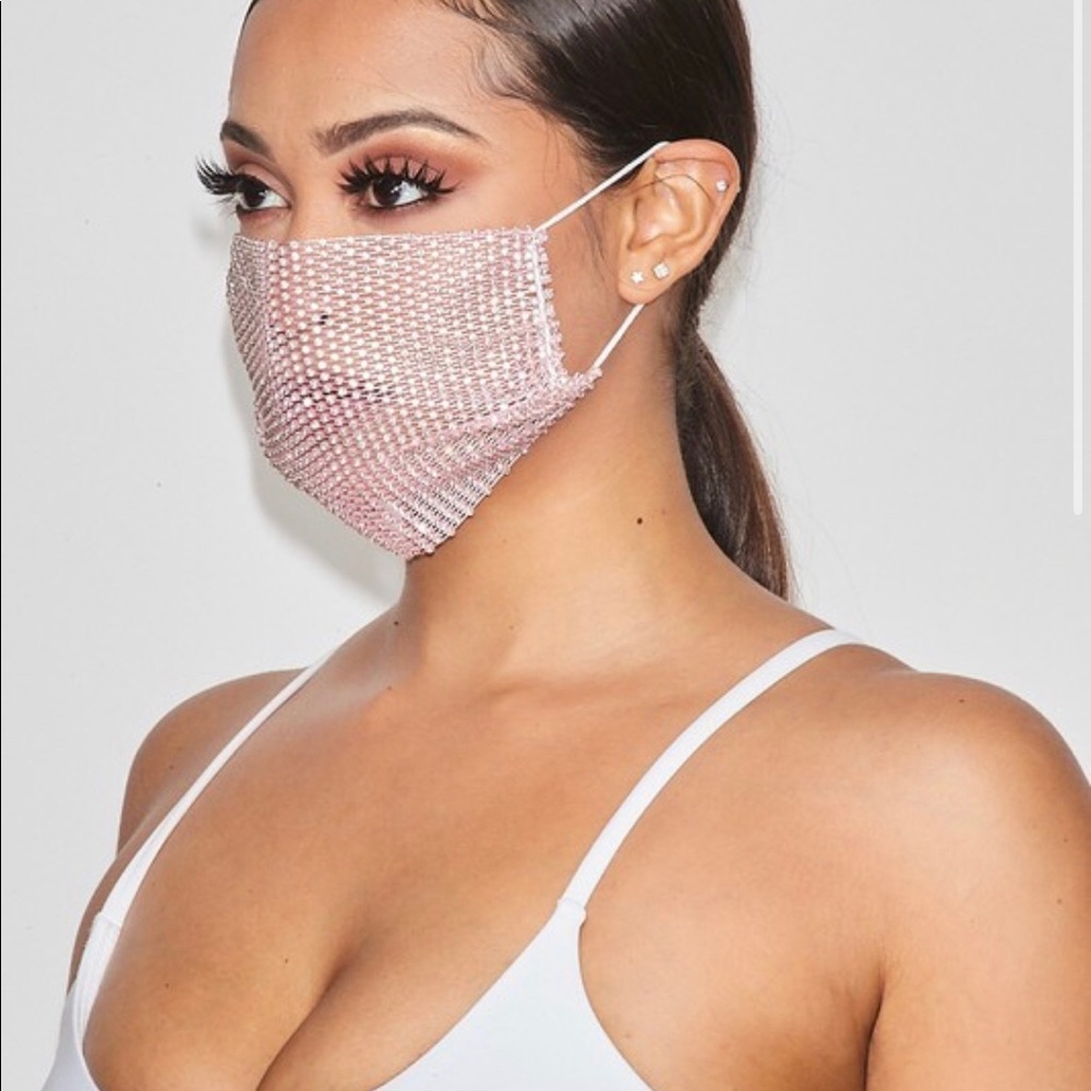 the Icy Glam Face Mask